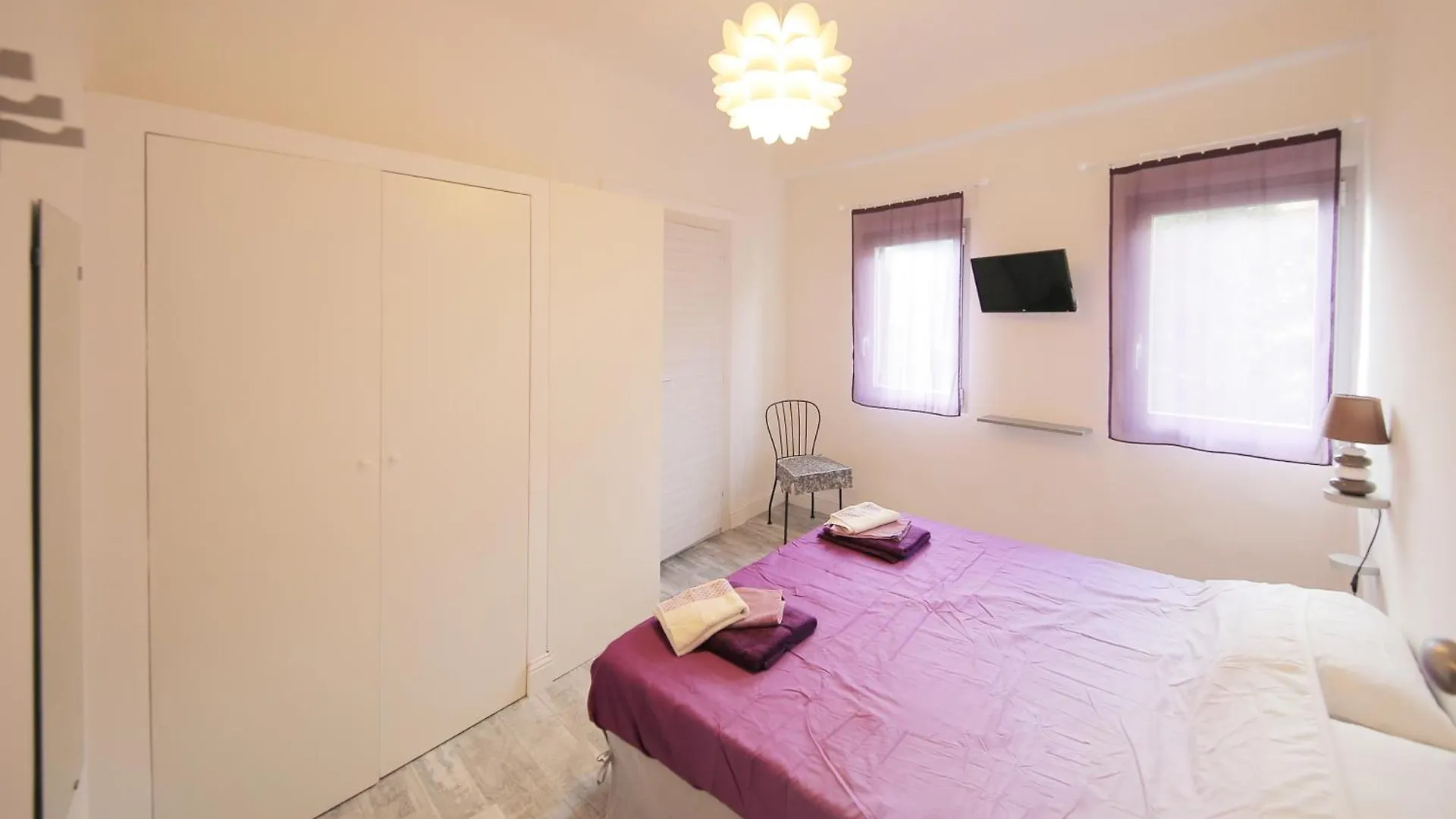 Guesthouse La Viola location